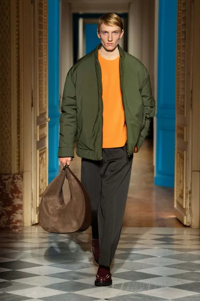 Look 26